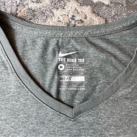 Nike Gray Fitted Short Sleeve T-Shirt - Picture 2 of 4